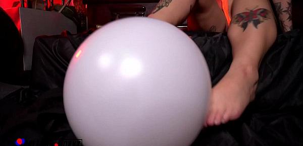  PAW Stella Raee Spooky Halloween Balloon Popping - Amateur Boxxx